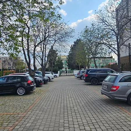 атлантис резиденс а-402 公寓 *